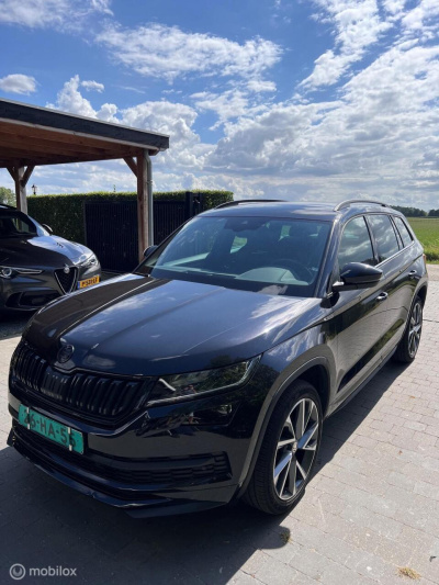 Skoda Kodiaq 1.5 tsi sportline business/full led/20'' velgen/ecc/camera/trekhaak/dcc/1st eig