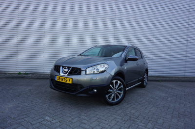 Nissan Qashqai 2.0 tekna airco / navi / cruise / camera / pano / stoelverw. / trekhaak / lm velgen / nap