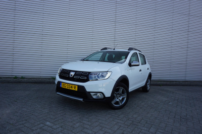 Dacia Sandero Stepway 0.9 tce sl automaat - 1e eigenaar / airco / navi / cruise / parkeers. / trekhaak / nap