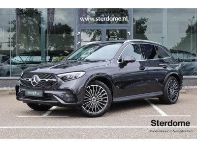 Mercedes-Benz Glc 300e 4matic amg l airmatic l gestuurde achteras l panoramadak l mbux l memory l distronic ( via me) l wegklapbare trekhaak l head up l smartphone integratie l winterpakket l 360 gr camera l led high performance adaptief l ...