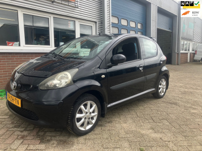 Toyota Aygo 1.0-12v sport airco
