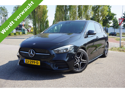 Mercedes-Benz B-Klasse 180 business solution amg l trekhaak l mbux l stoelverwarming l virtual cockpit l smartphone integratie l spiegel pakket l led high performance l airconditioning thermotronic l night pakket l licht en zicht pakket l tempom...