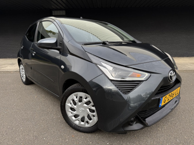 Toyota Aygo 1.0 vvt-i x-play - carplay - android auto -