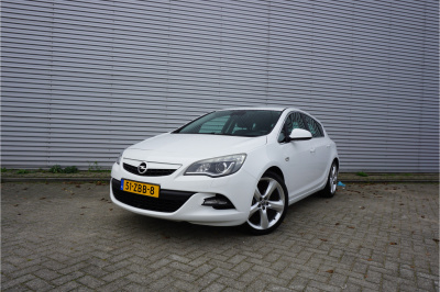 Opel Astra 1.4 turbo gt airco / navi / cruise / parkeers. / elektr. ramen / trekhaak / lm velgen / nap