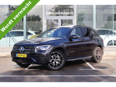 Mercedes-Benz Glc 200 premium i panoramadak i trekhaak i 360 camera i sfeerverlichting i multibeam led i i volledig digitaal i treeplanken i night pakket i