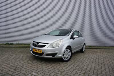 Opel Corsa 1.2-16v business airco / cruise / elektr. ramen / nap