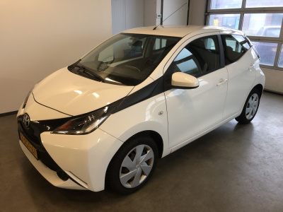 Toyota Aygo 1.0 vvt-i x-play