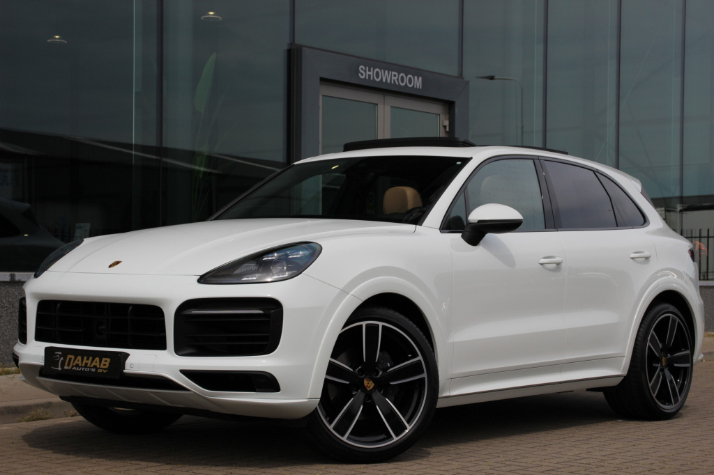 Porsche Cayenne 3.0 | sportdesign | pano | luchtvering | adaptief cruise control | 22" | 340pk