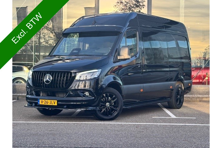 Mercedes-Benz Sprinter 319 1.9 cdi l2 l distronic l 3,5 t trekhaak l led l facelift l apple carplay l mbux 10,2 l camera l geveerde chauffeurstoel l tweezitsbank l stoelverwarming l draadloos opladen l houten vloer l tussenschot l zijwanden beti...