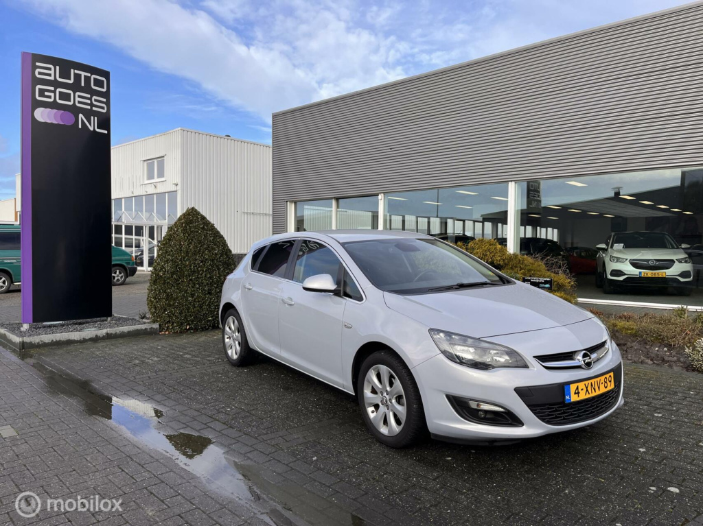 Opel Astra 1.4 turbo business +