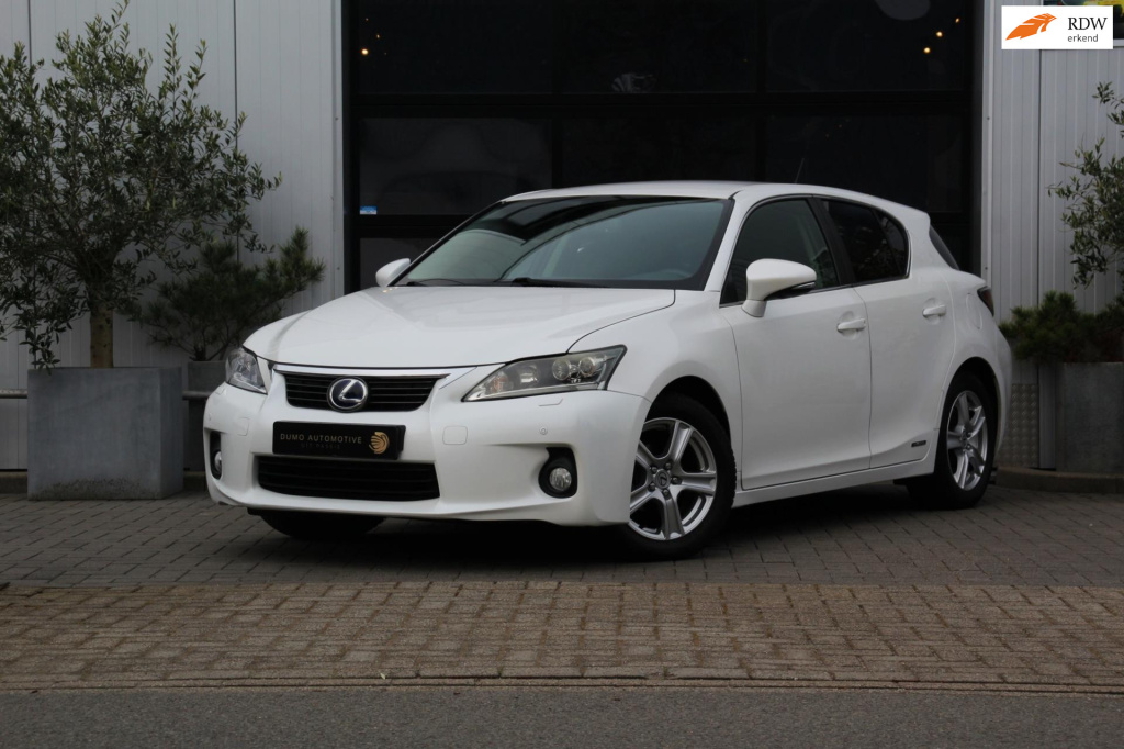Lexus Ct 200h hybrid - pdc rondom + camera - stoel verw - xenon - parelwit - dealer oh