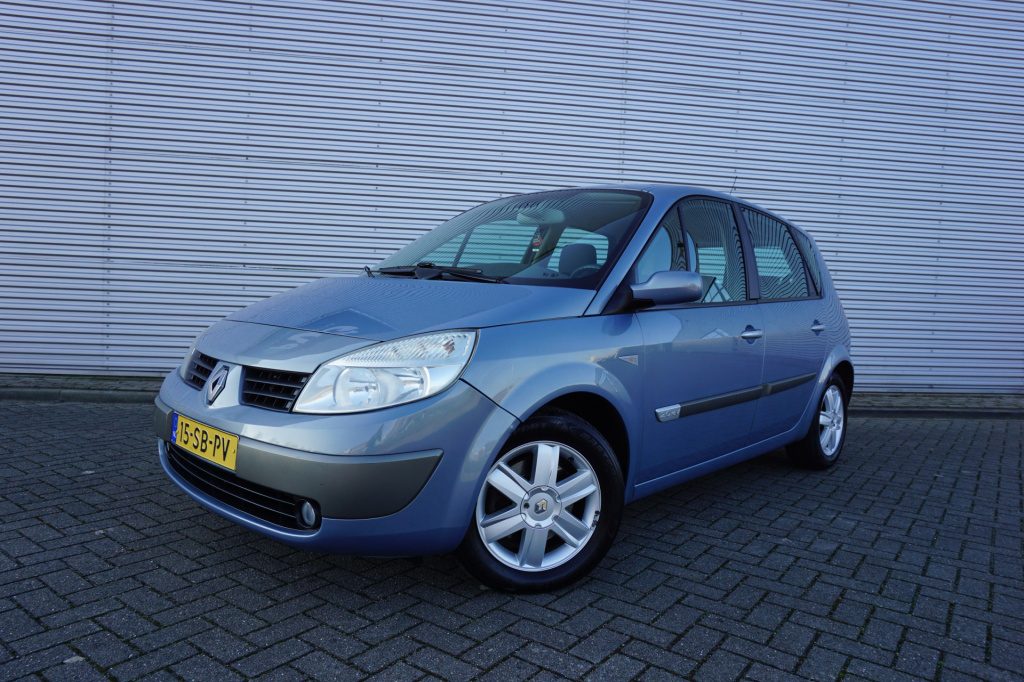 Renault Scenic 2.0-16v tech line climate / cruise / trekhaak / lm velgen / nap