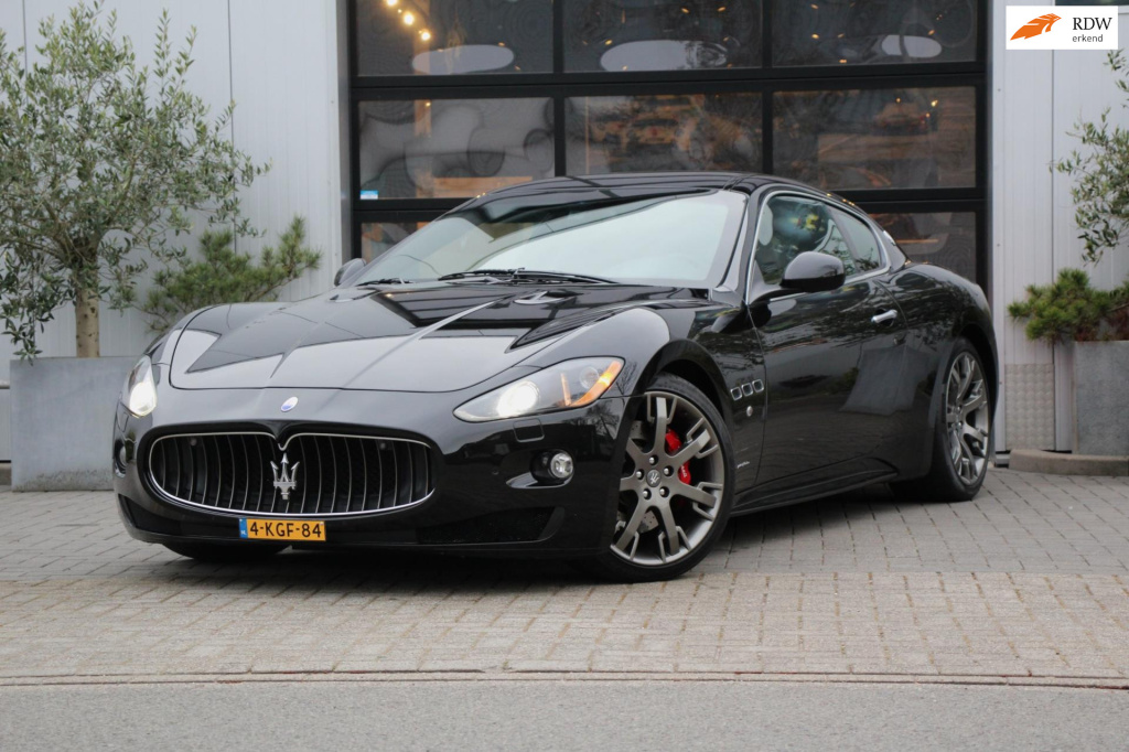 Maserati Granturismo 4.7 s mc - youngtimer - alcantara pack - xenon - nero carbionio - topstaat