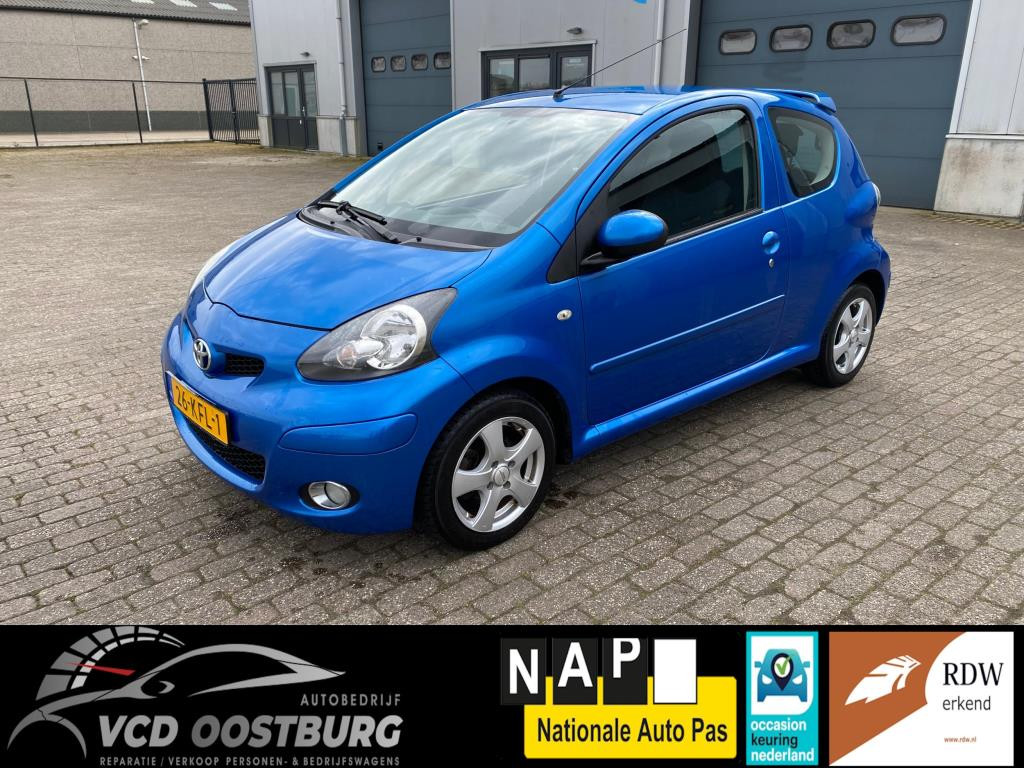 Toyota Aygo 1.0-12v dynamic blue