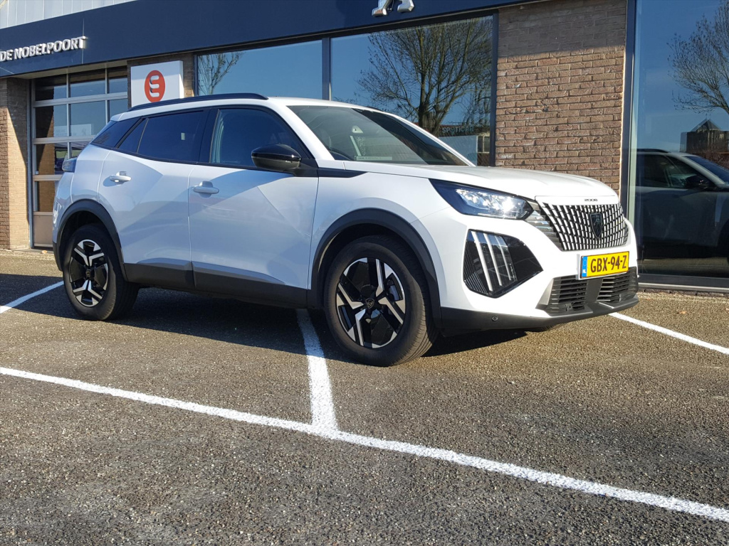 Peugeot 2008 allure 1.2 puretech 100pk navigatie | achteruitrijcamera | apple carplay & android auto | cruise & climate | parkeersensoren voor&achter | bt | lmv