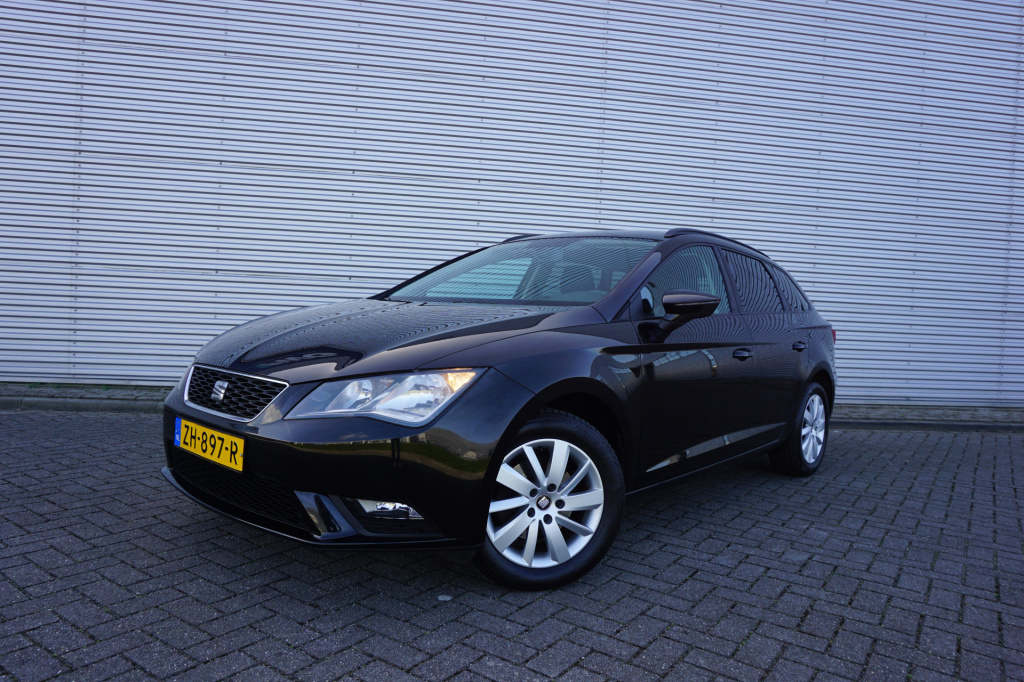 Seat Leon Sportstourer st 1.2 tsi reference climate / navi / elektr. ramen / parkeers. / trekhaak