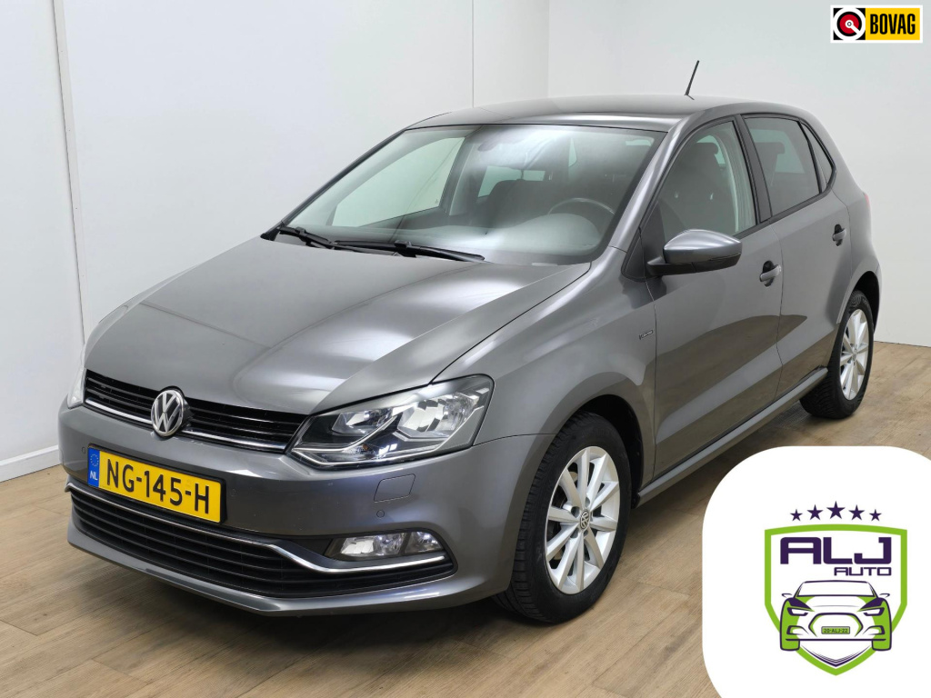 Volkswagen Polo occasion 1.2 tsi highline automaat met trekhaak en cruisecontrol | tweedehands volkswagen polo antracietgrijs |