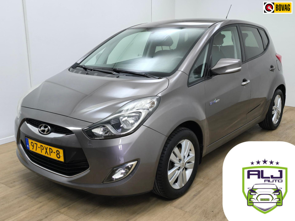 Hyundai Ix20 occasion 1.4i met trekhaak, cruisecontrol en clima airco | tweedehands hyundai ix20 antracietgrijs | hoge instap |