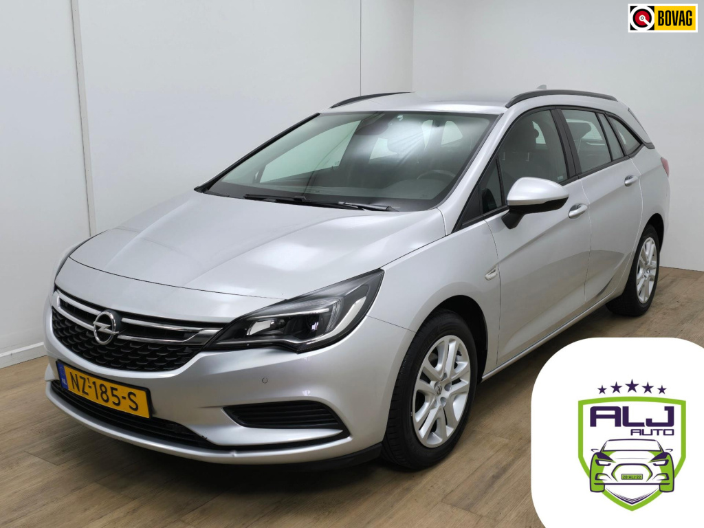 Opel Astra sports tourer occasion 1.0 met trekhaak, parkeercamera en cruisecontrol | carplay! | tweedehands opel astra stationw. |