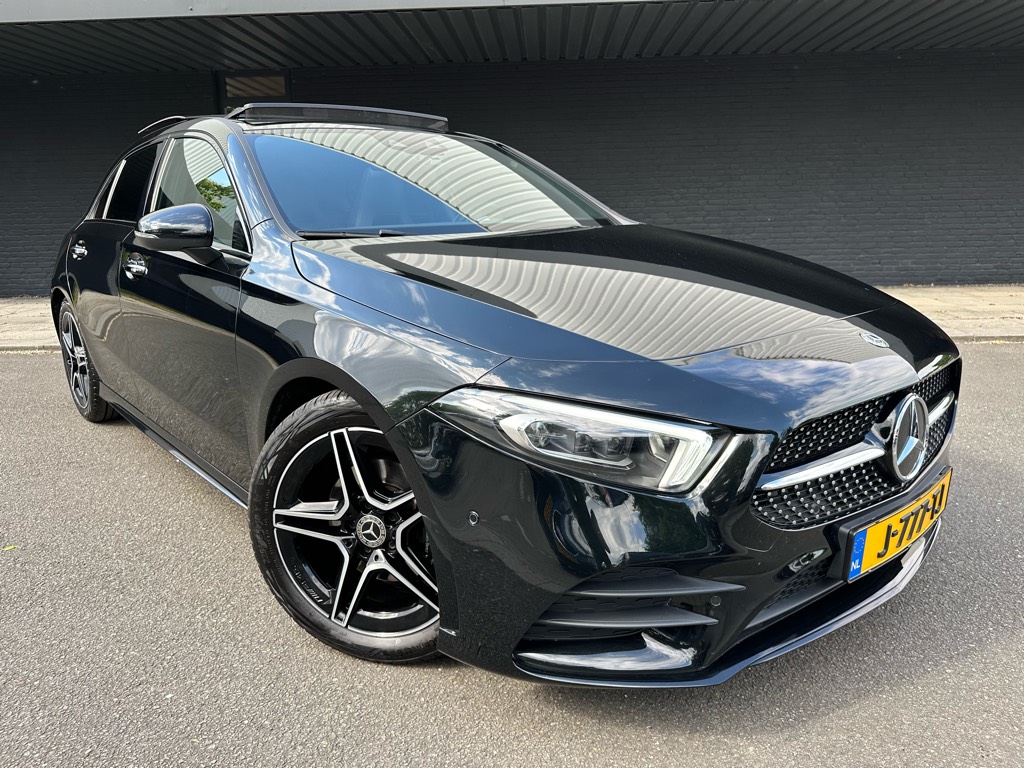 Mercedes-Benz A-Klasse 180 business solution amg // ambiance verlichting // pano