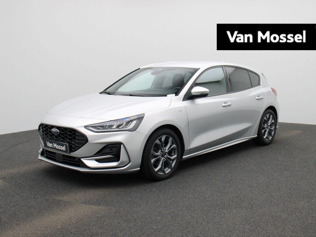 Ford Focus st line | automaat | climate control | cruise control | navigatie | winterpakket | achteruitrij camera | apple carplay/android auto |