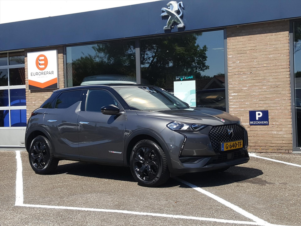 Ds Ds 3 crossback 1.2 puretech 130pk performance line eat8 automaat navigatie | achteruitrijcamera | apple carplay & android auto | p-hulp | 4 seizoensbanden