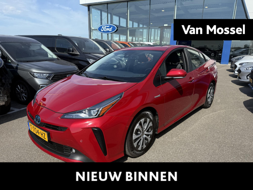 Toyota Prius 1.8 executive automaat | trekhaak | winterset | panoramadak | parkeersensoren v/a | camera