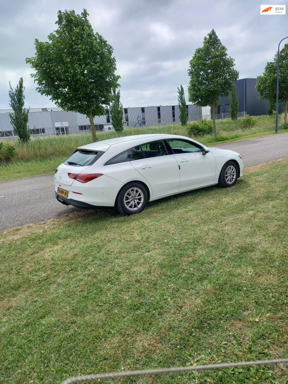 Mercedes-Benz Cla shooting brake 180 business solution