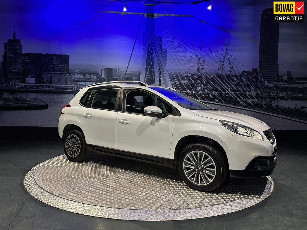Peugeot 2008 1.2 puretech urban cross *navi*trekhaak*