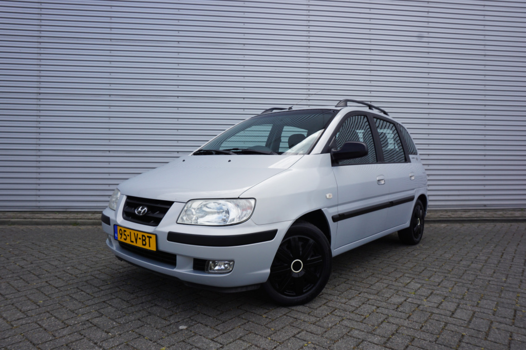 Hyundai Matrix 1.6i silver edition airco / elektr. ramen / trekhaak / nap