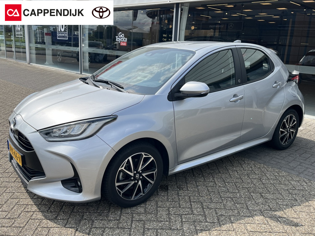 Toyota Yaris 1.5 hybrid dynamic | navi | camera |