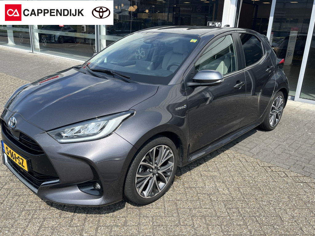Toyota Yaris | net binnen | 1.5 hybrid executive | leer | head-up display | bsm |