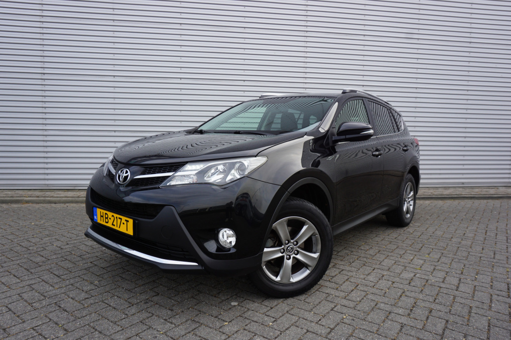 Toyota Rav4 2.0 dynamic 4wd - automaat- airco / navi / cruise / elektr. ramen / trekhaak / nap