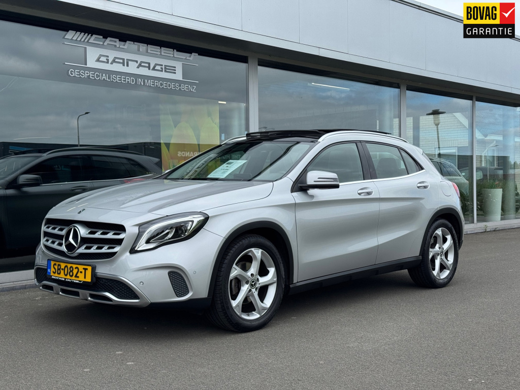 Mercedes-Benz Gla-klasse 180 business solution amg automaat / panoramadak , apple-carplay, achteruitrijcamera