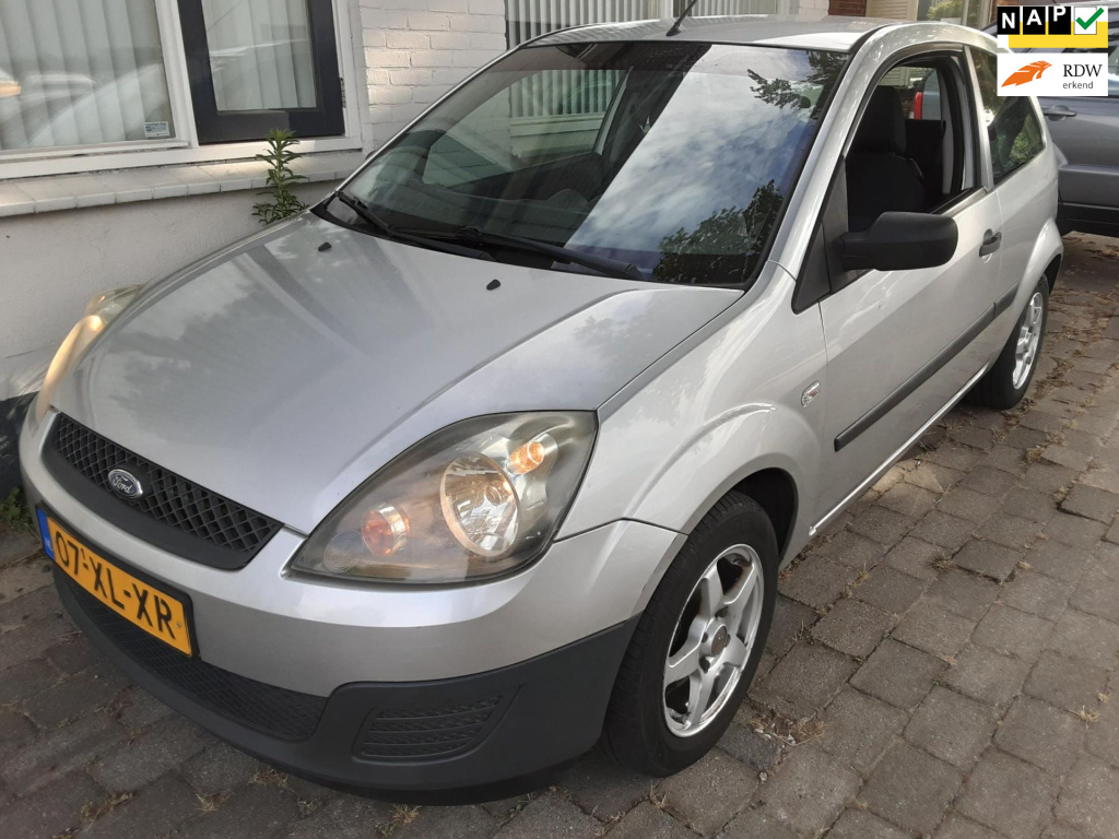 Ford Fiesta 1.3-8v cool & sound