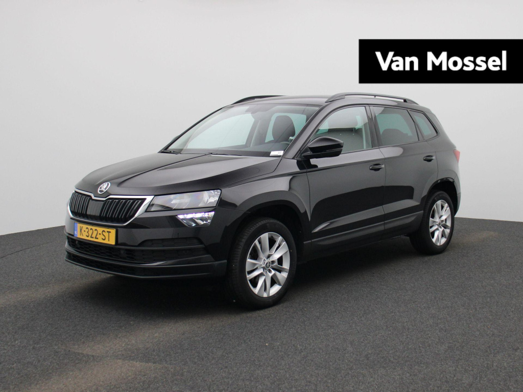 Skoda Karoq 1.0 tsi business edition | navigatie | apple carplay / android auto | climatronic | trekhaak | cruise control | dab+ | parkeersensoren voor en achter | led achterlichten |  lichtmetalen velgen | extra getint glas | start/s...