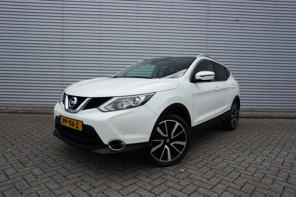 Nissan Qashqai 1.2 tekna + climate / navi / cruise / elektr. ramen / pano. / trekhaak / nap