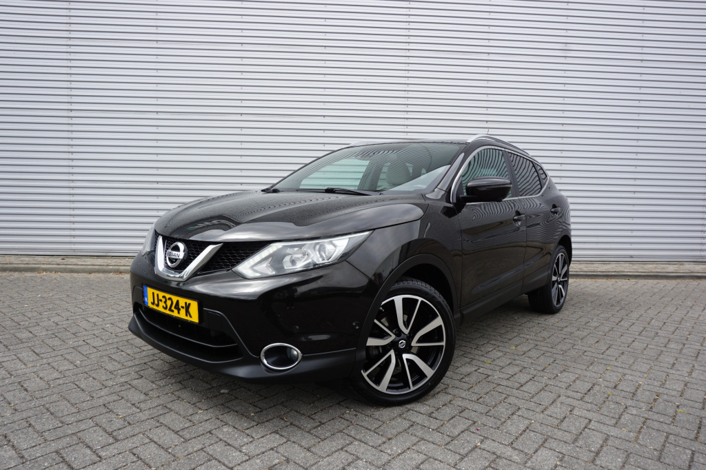 Nissan Qashqai 1.2 tekna climate / navi / camera / pano. / cruise / trekhaak / nap