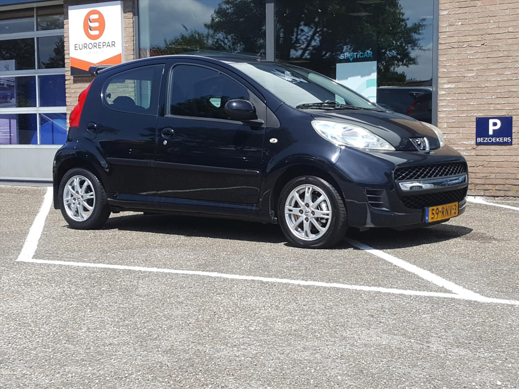 Peugeot 107 1.0 12v 5d 2-tronic automaat airco | lm-velgen | radio met cd-speler | elektrische ramen | dealer onderhouden!