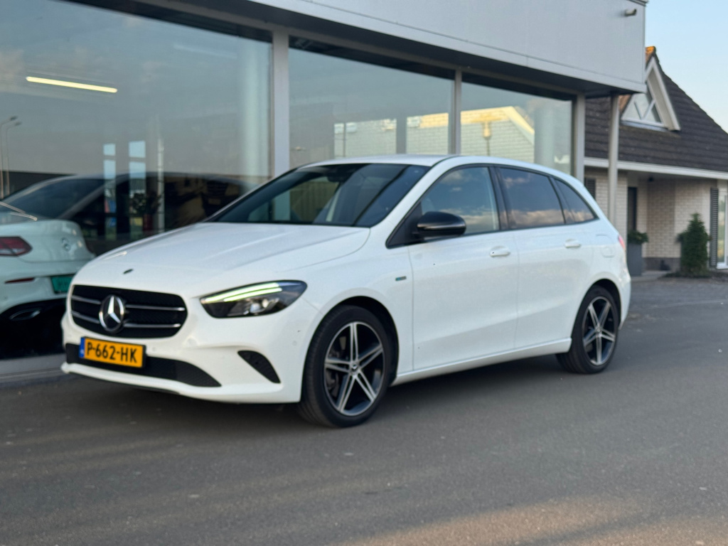 Mercedes-Benz B-Klasse 250 e progressive premium plus nightpakket automaat , trekhaak / achteruitrijcamera
