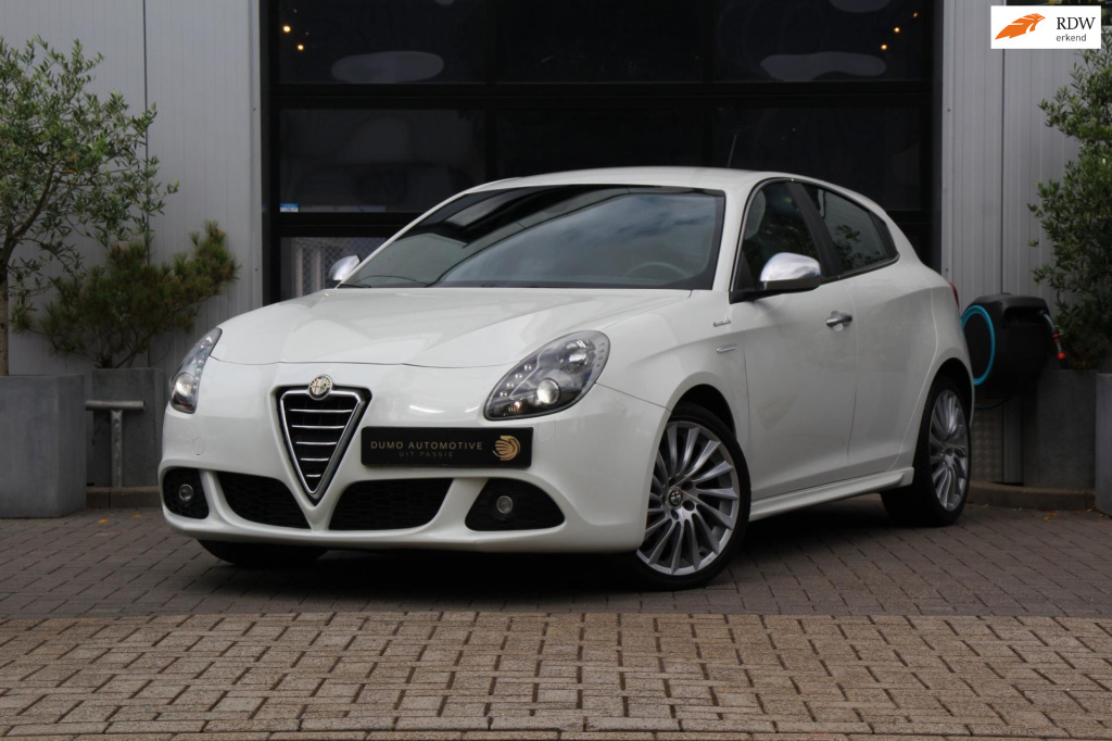 Alfa Romeo Giulietta 1.4 t turbo sportiva tct automaat - xenon - leder - stoel verw - d.riem + w.p rec v.v.!