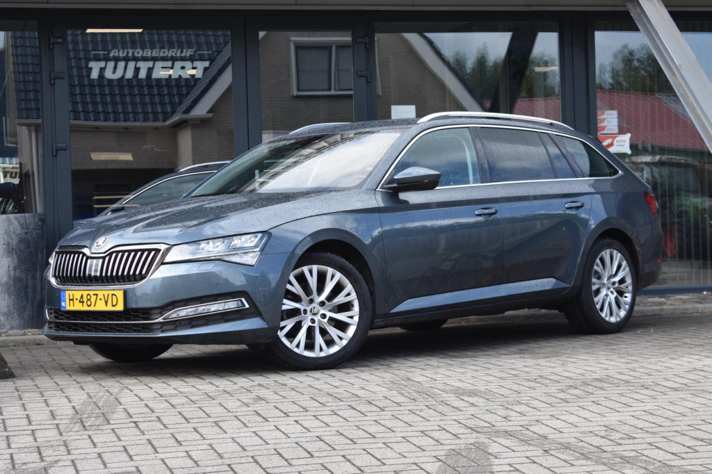 Skoda Superb combi 1.5 tsi act | trekhaak | virtual cockpit | canton | stoelverwarming | nap | apple carplay | android auto