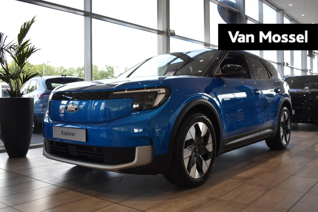 Ford Explorer premium extended range rwd 77 kwh | showroom voorraad | €3000.- korting | panoramadak | driver assistance pack | energie zuinige warmtepomp | incl. ford protect 2 + 3 jaar/100.000 km |