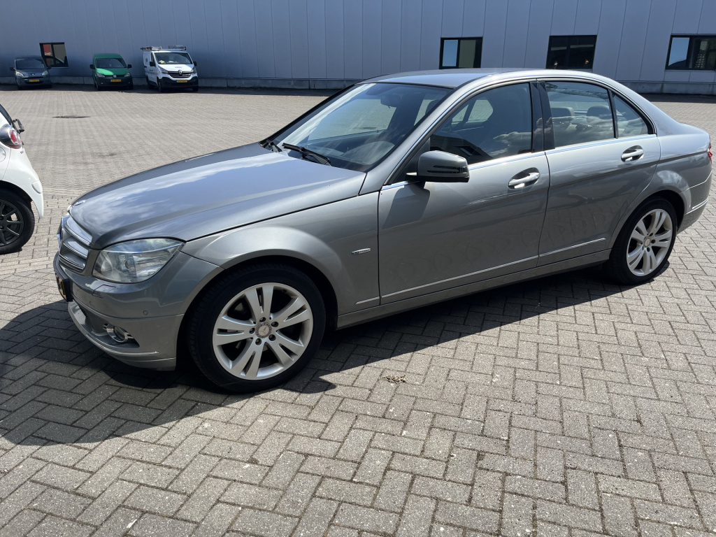Mercedes-Benz C-Klasse 250 cgi blueefficiency avantgarde