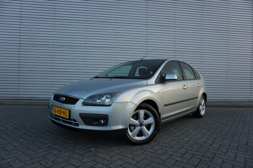 Ford Focus 1.6-16v first edition airco / elektr. ramen / lm velgen / trekhaak / nap