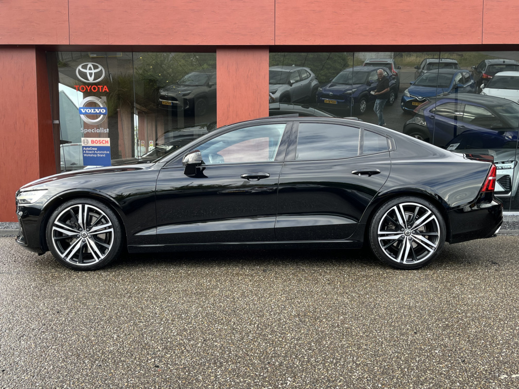 Volvo S60 2.0 t5 r-design | pano | pilot assist | head-up | carplay | stuur/stoelverw. | 20''