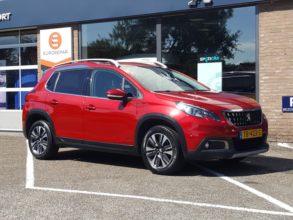 Peugeot 2008 1.2 pt 110pk allure eat6 automaat navigatie | achteruitrijcamera | apple carplay & android auto | cruise & climate | p-hulp voor&achter | bt | lmv