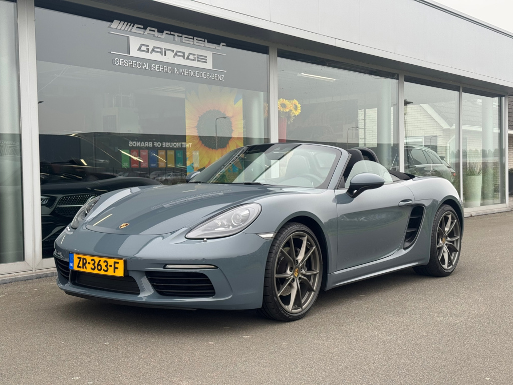 Porsche 718 boxster 2.0 automaat , porsche dealer onderhouden, 2 jaar porsche garantie , deze auto owrdt verkocht in consignatie