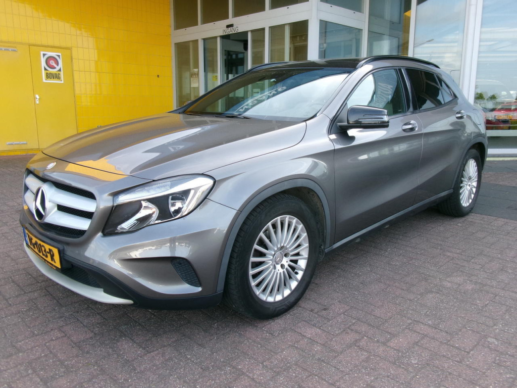 Mercedes-Benz Gla-klasse 200 automaat, cruise.contr., panoramadak, leer