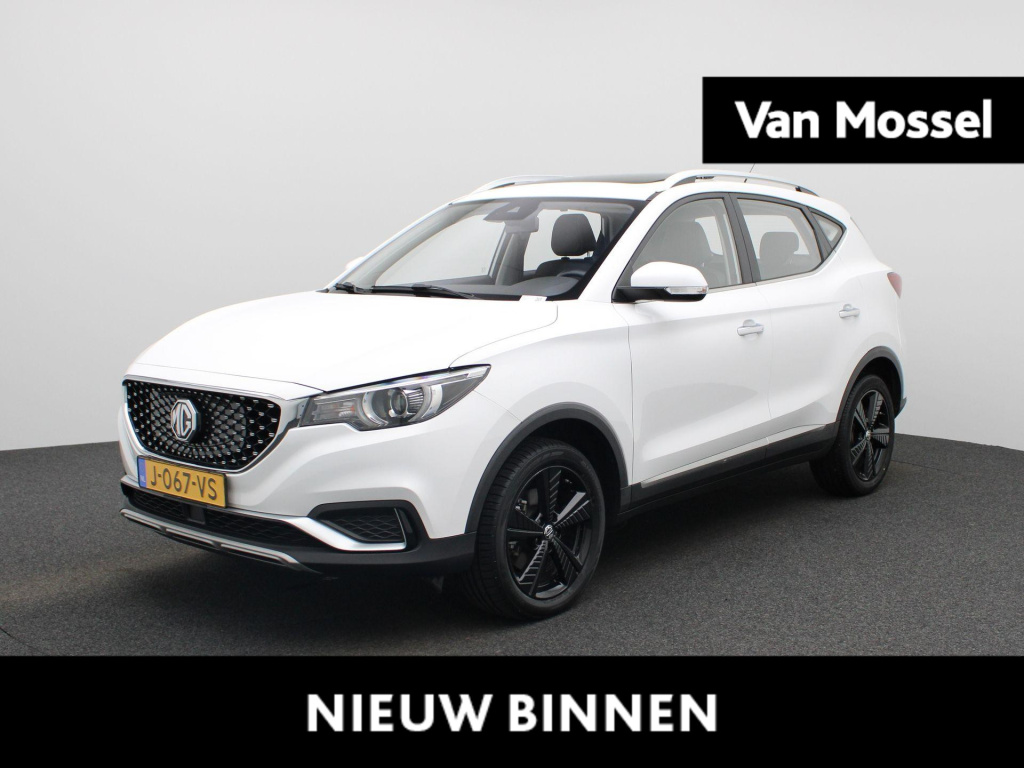 MG Zs Ev luxury 45 kwh | automaat | panoramadak | leder | navigatie | airco | achteruitrijcamera | apple carplay / android auto | stoelverwarming | lichtmetalen velgen |